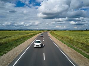 shutterstock_2147120137_intercity road_ceļš starp pilsētām.jpg